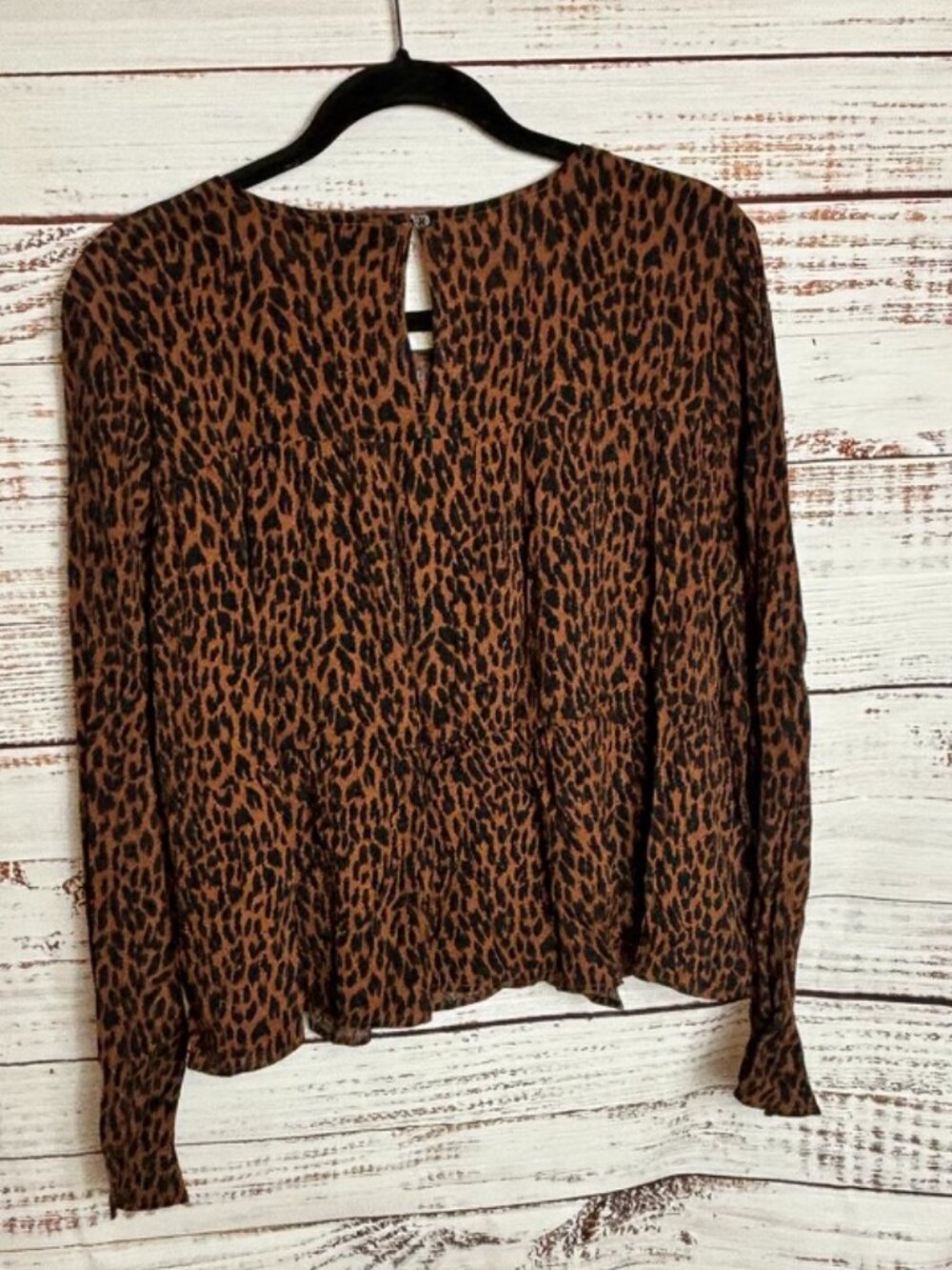 NWT GAP leopard print Women's long sleeve blouse Size L